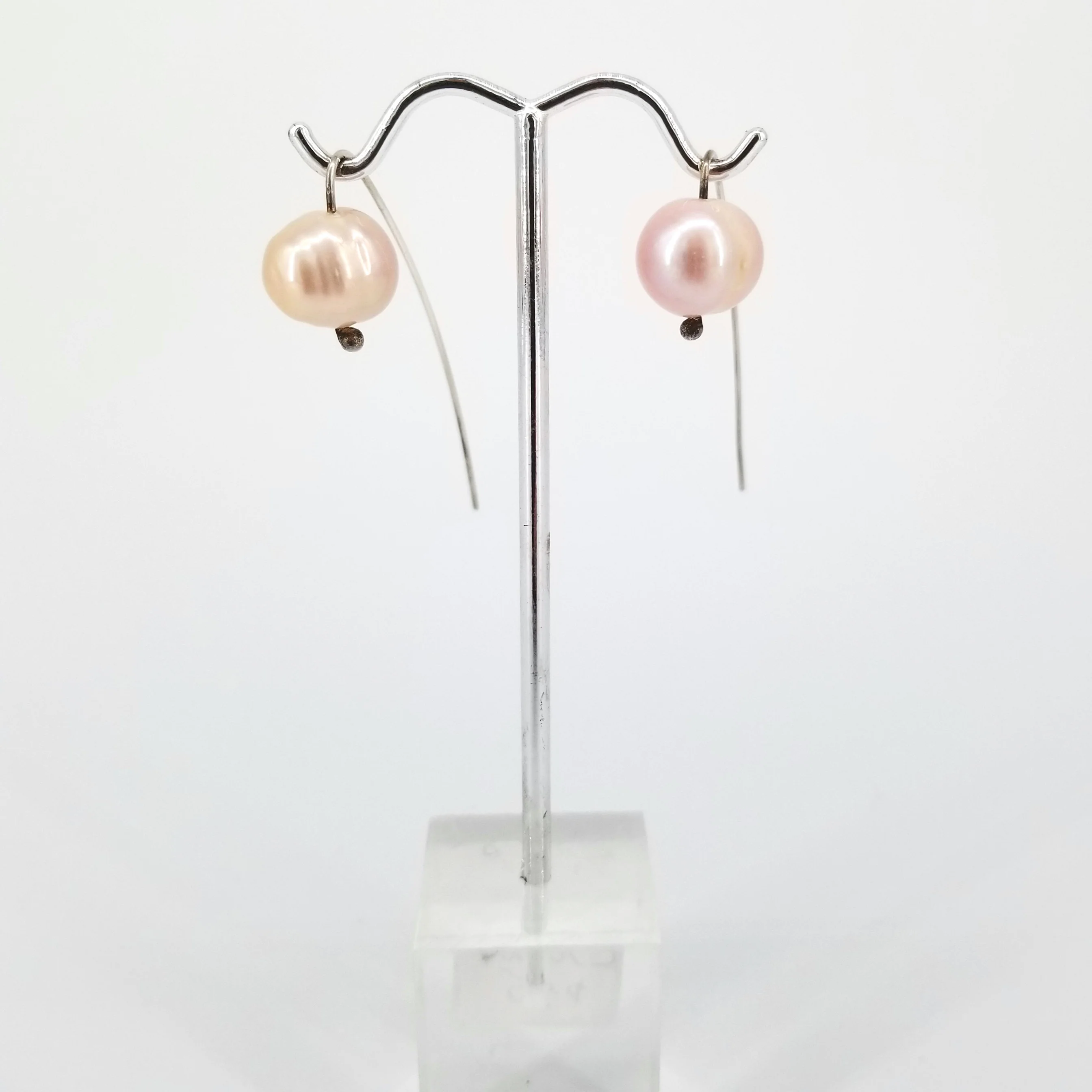 'The Pearl' Pink Toned Freshwater Pearl Earring - Image 2