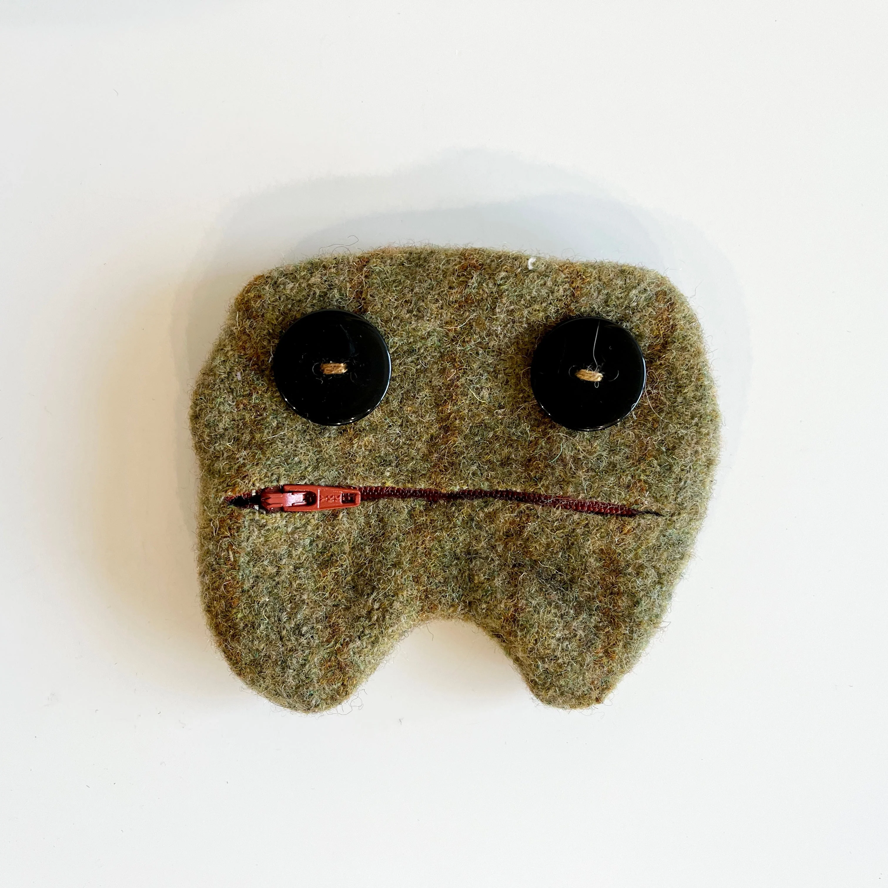 Zippered Upcycled Fabric Mouth Wallet - Image 3