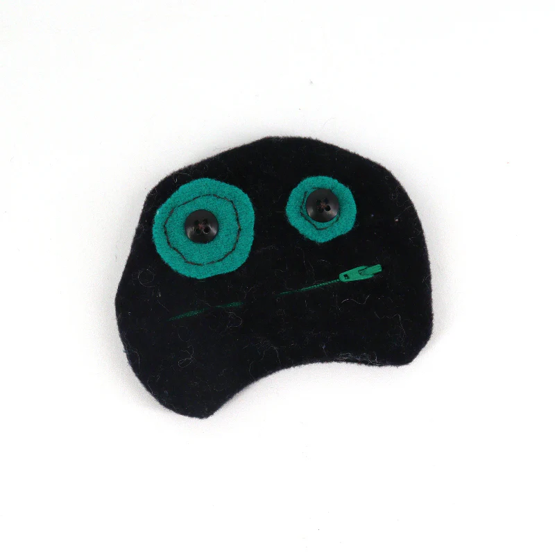 Zippered Upcycled Fabric Mouth Wallet - Image 5